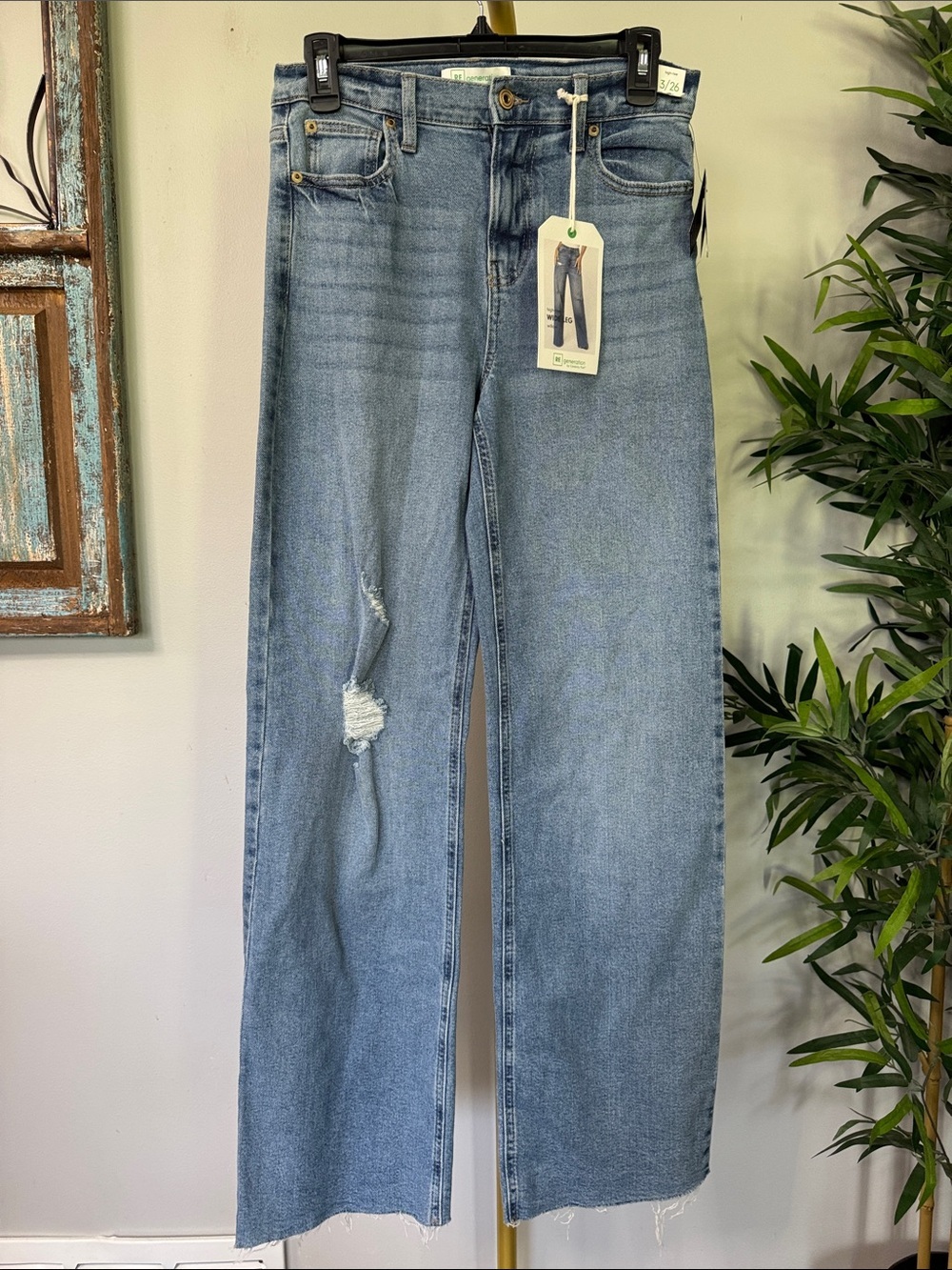 Celebrity Pink willow high rise Wide-Leg Distressed Jeans NWT 3/26
